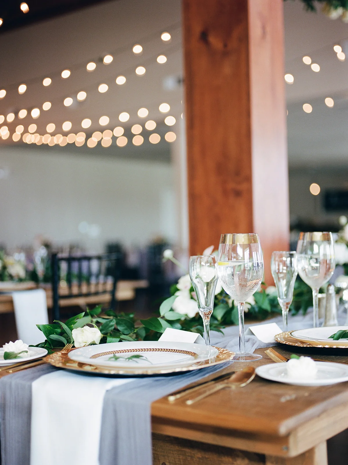 Farm House Table Hess 4 .jpg