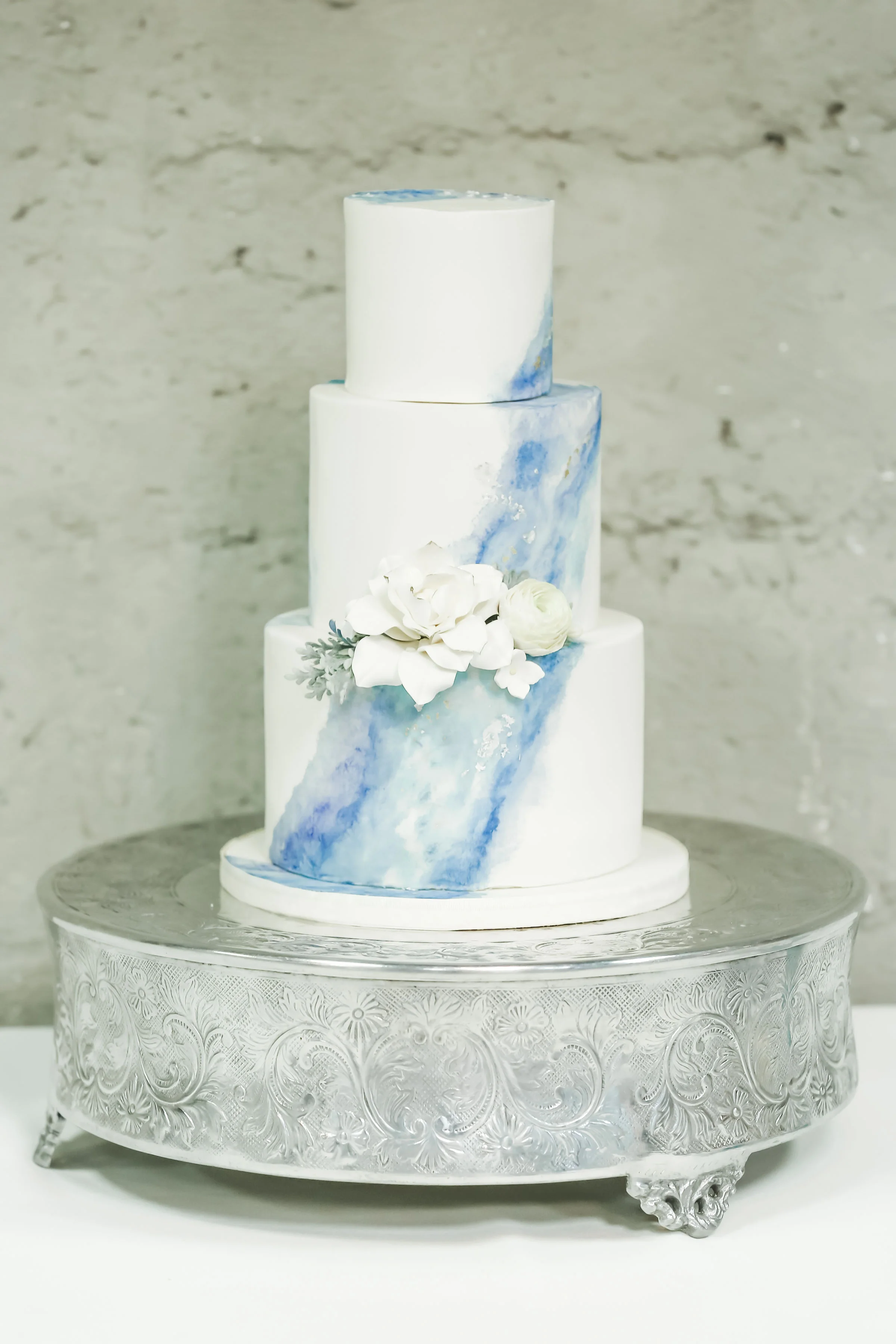 cake stand rental