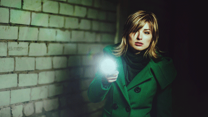 girl-with-spotlight420.gif