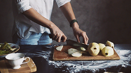dkcuttingpear.gif