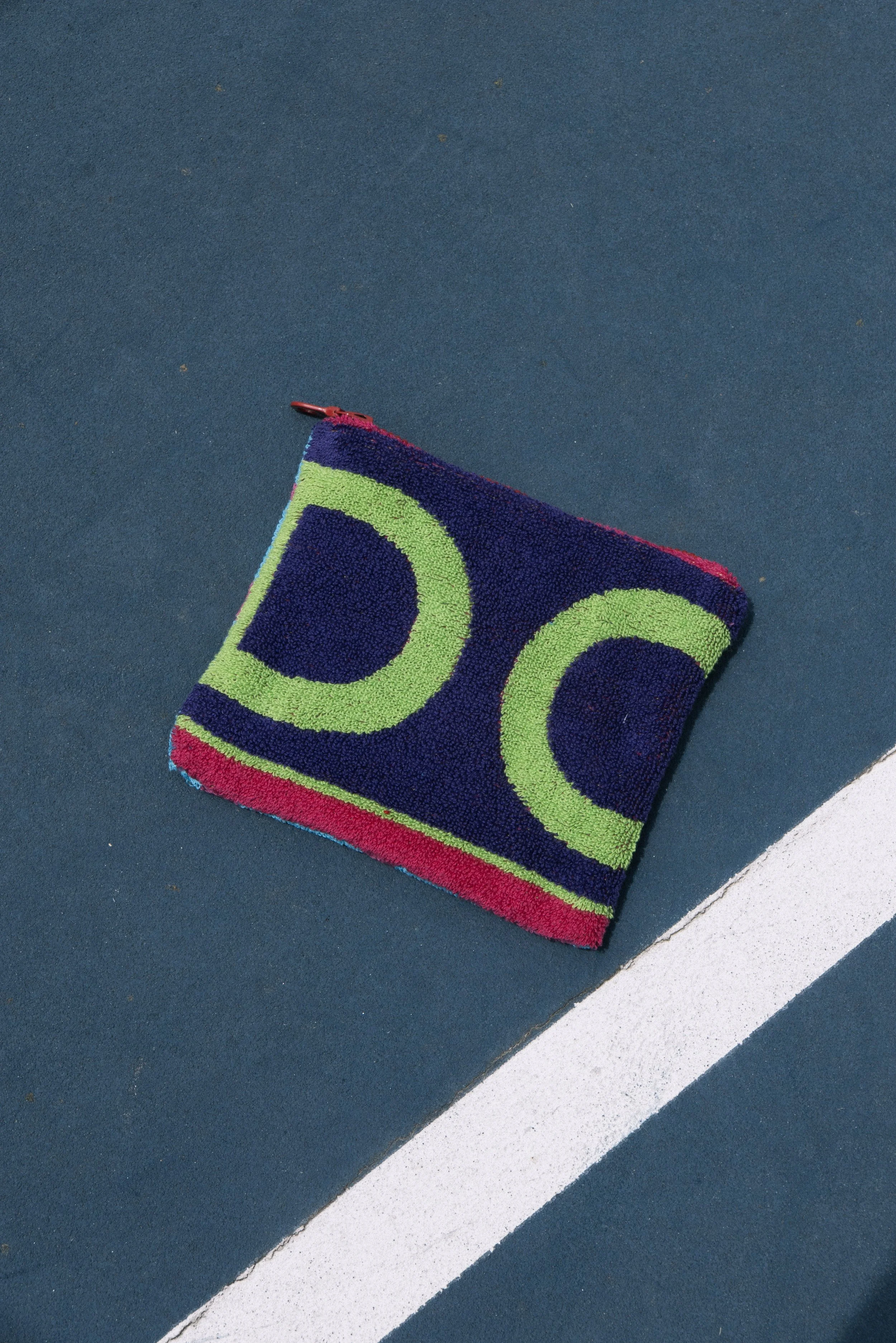 L11 Tennis Pouch: 0111