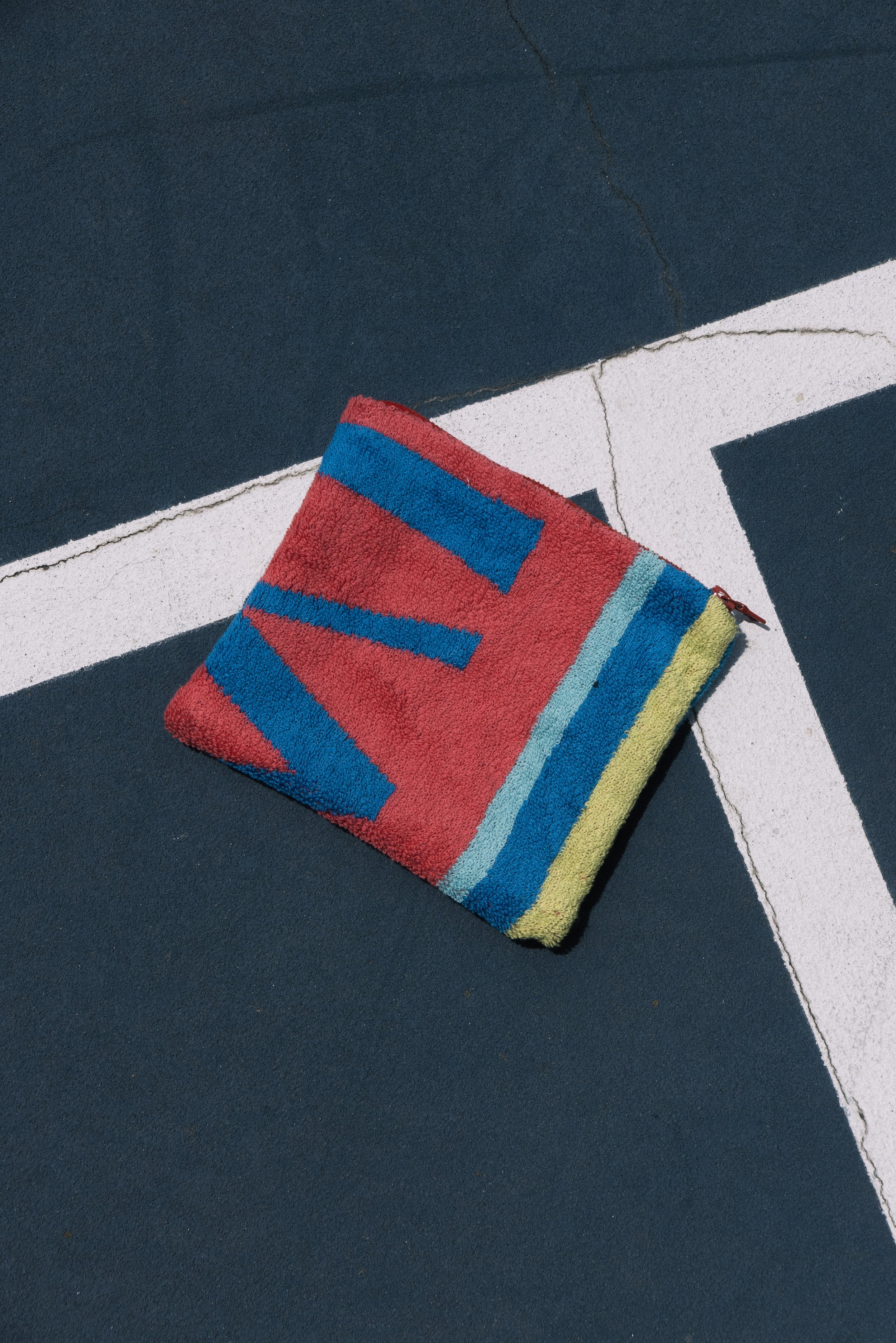 L11 Tennis Pouch: 0138