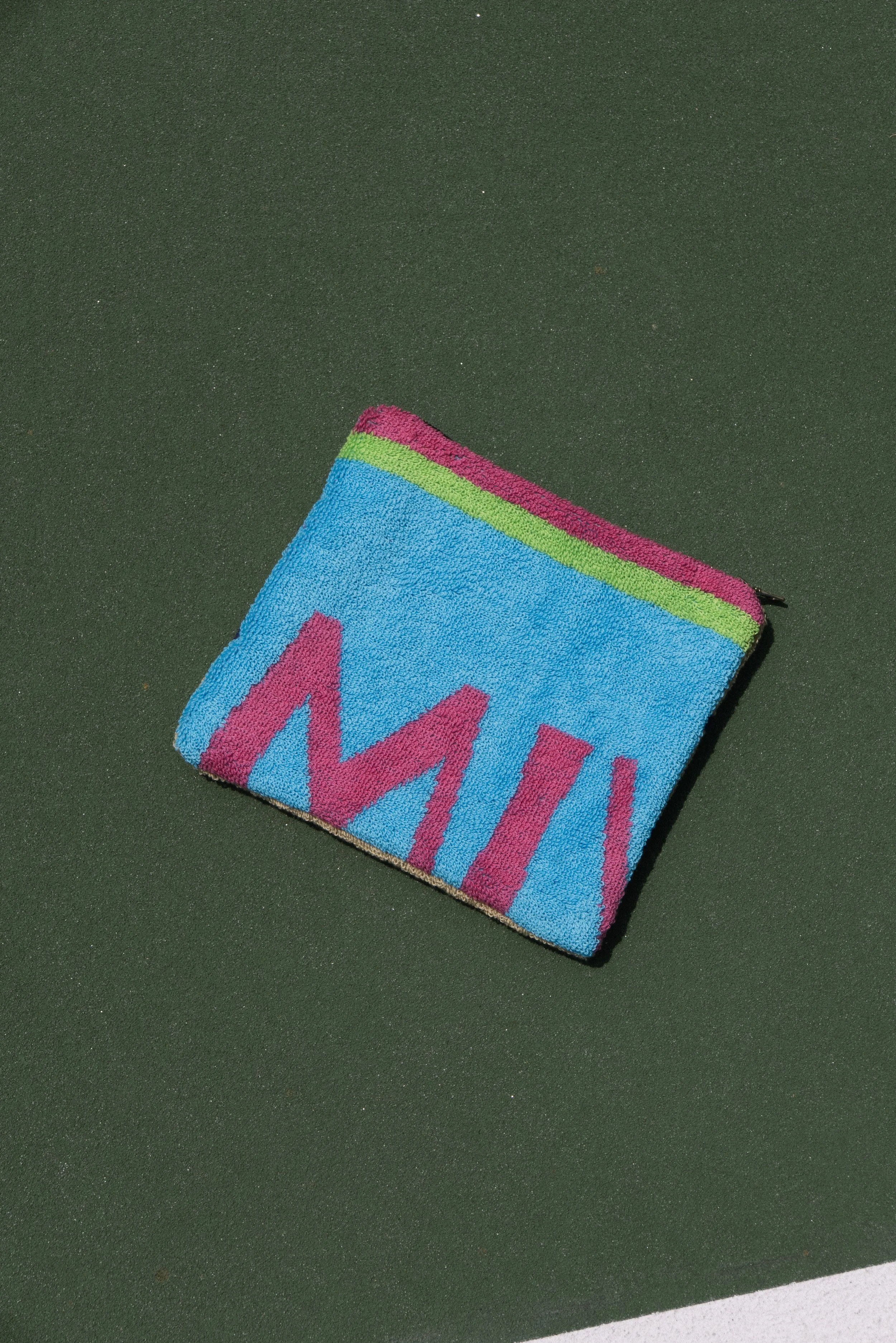 L11 Tennis Pouch: 0131