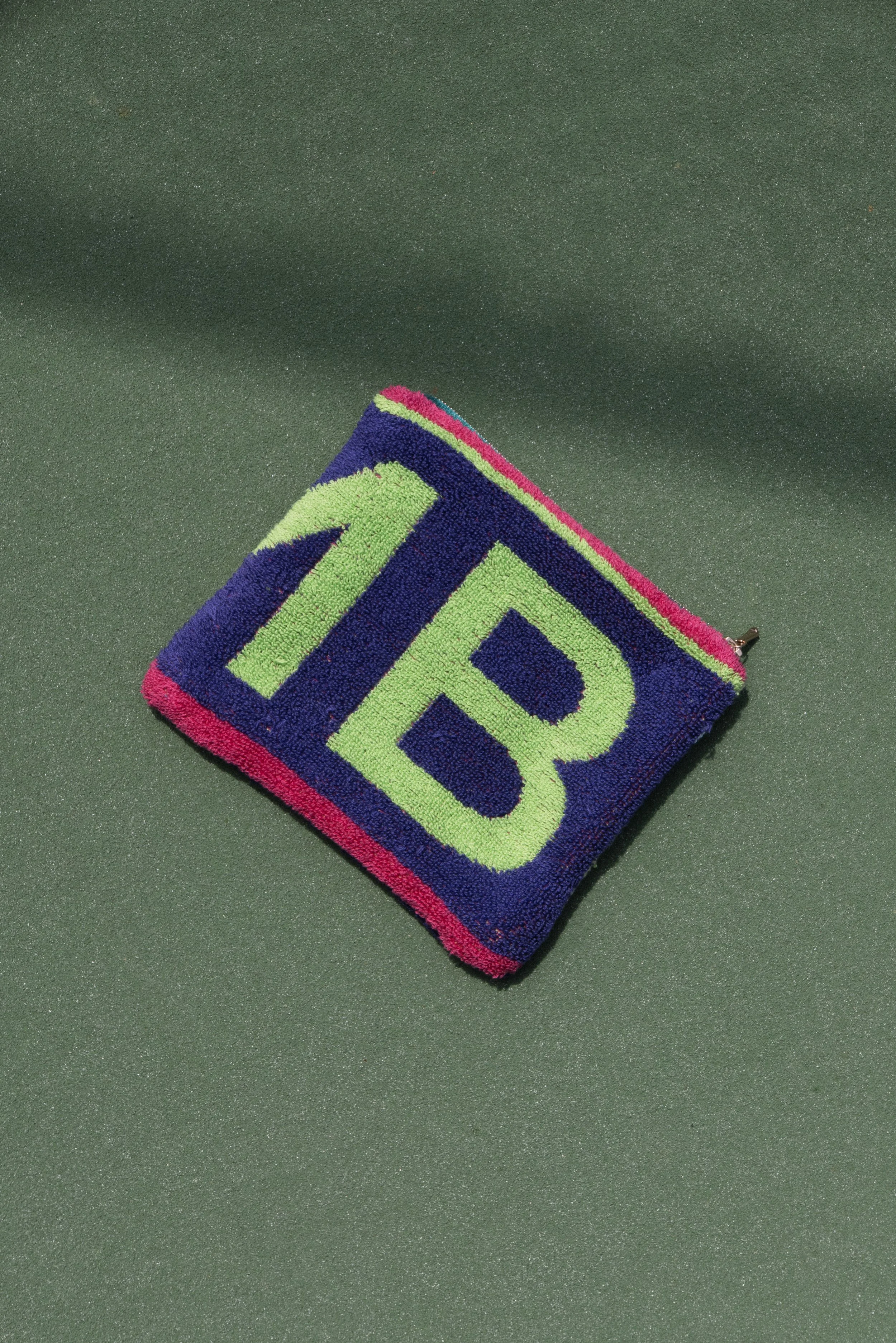 L11 Tennis Pouch: 0151