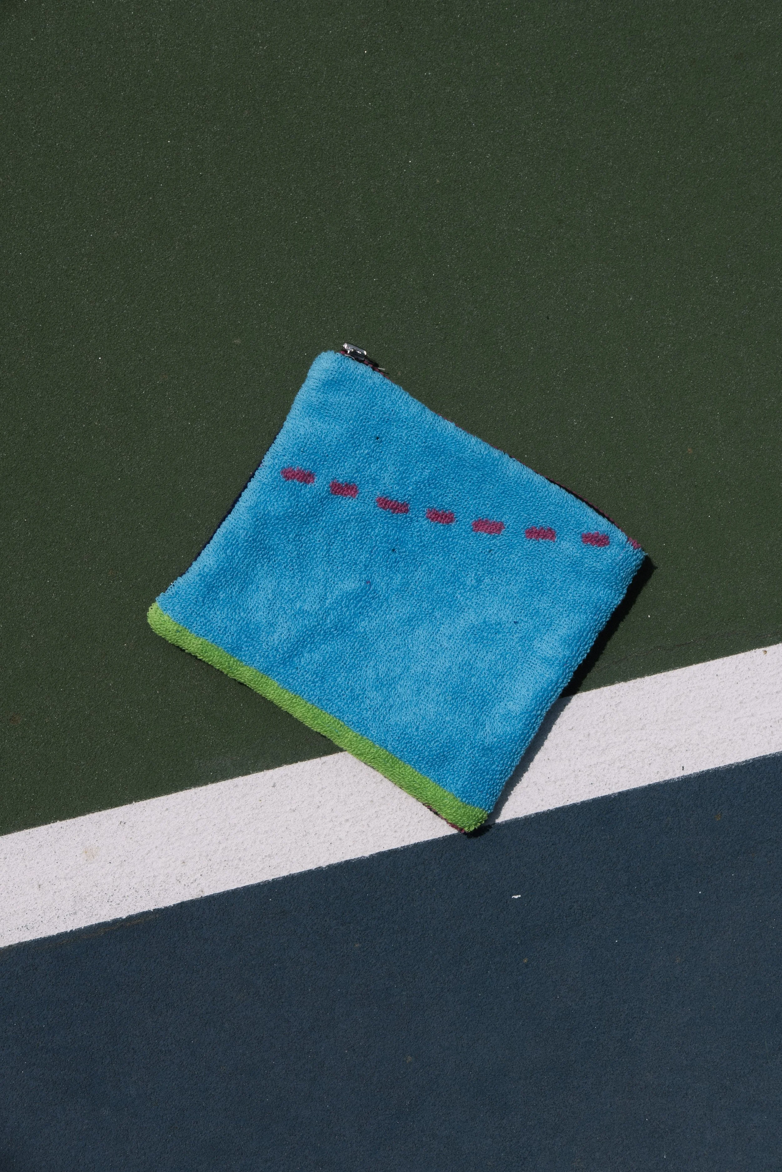 L11 Tennis Pouch: 0137