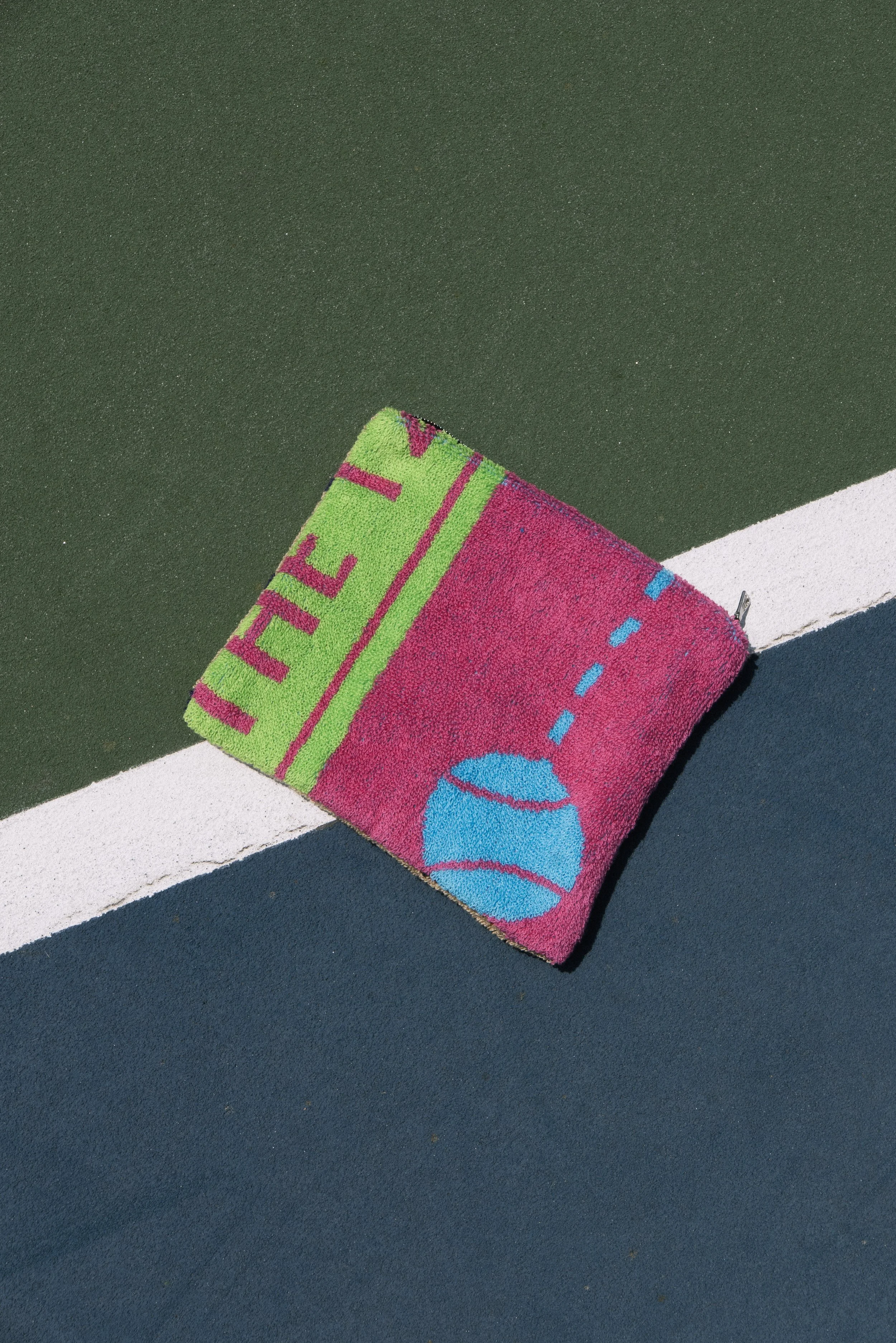 L11 Tennis Pouch: 0150