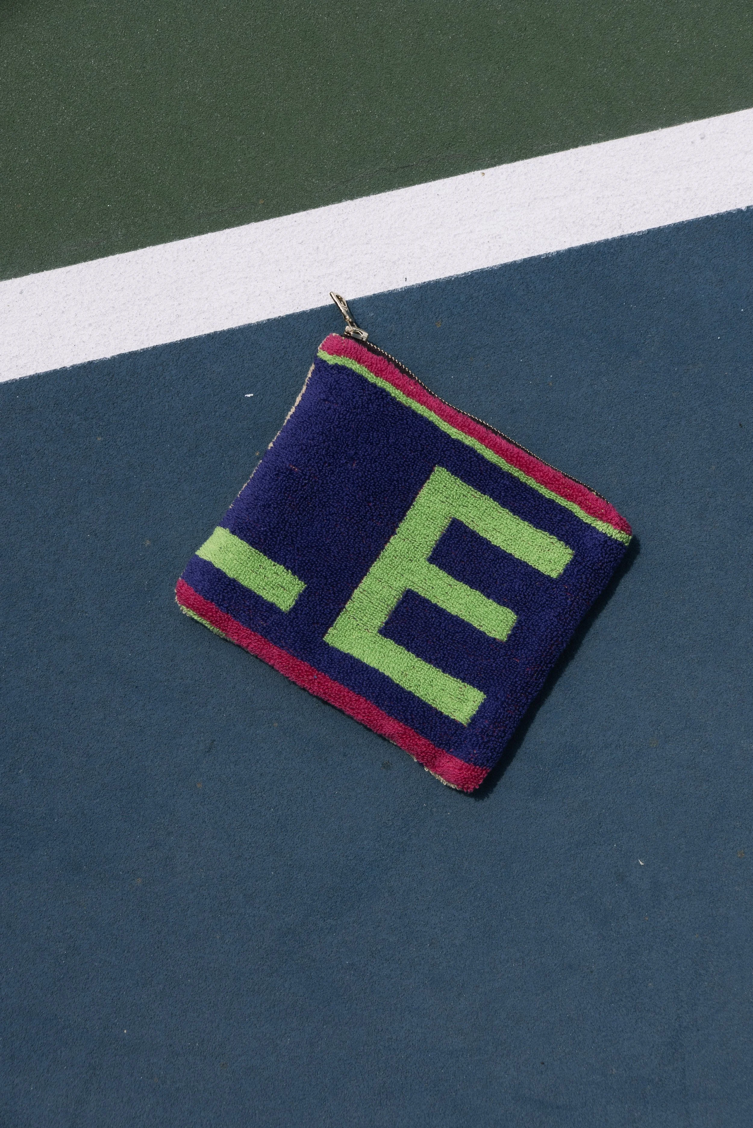 L11 Tennis Pouch: 0147