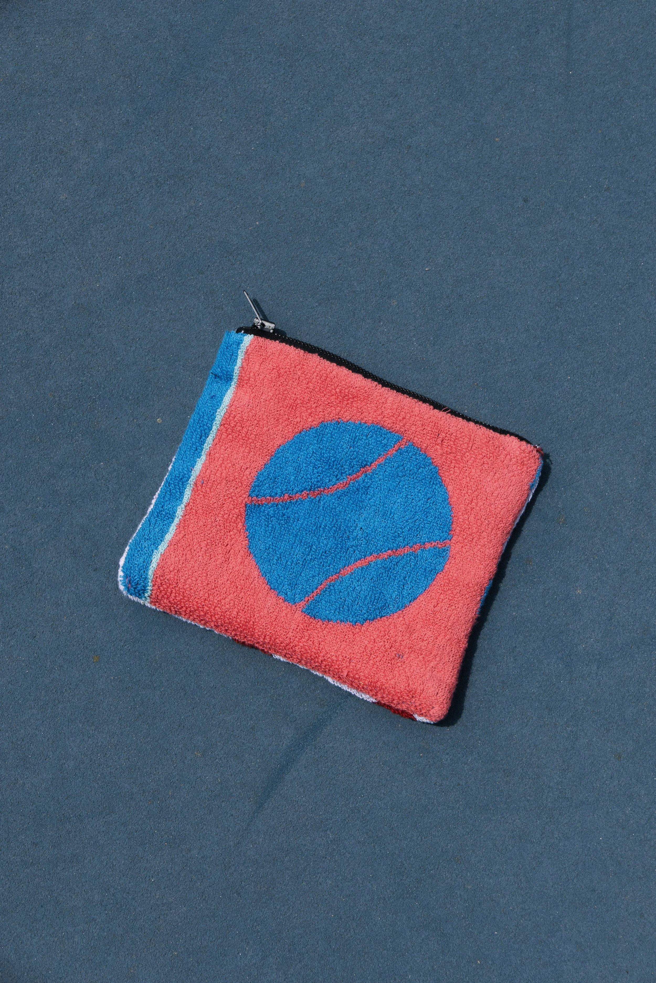 L11 Tennis Pouch: 0130