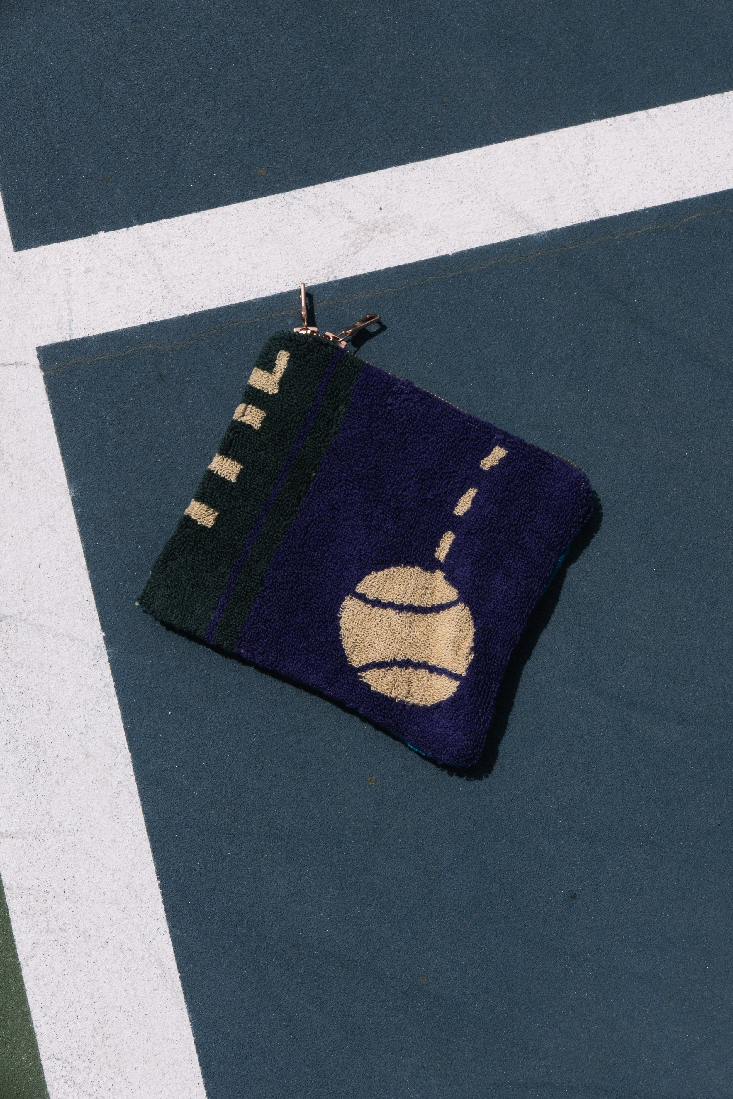 L11 Tennis Pouch: 0157