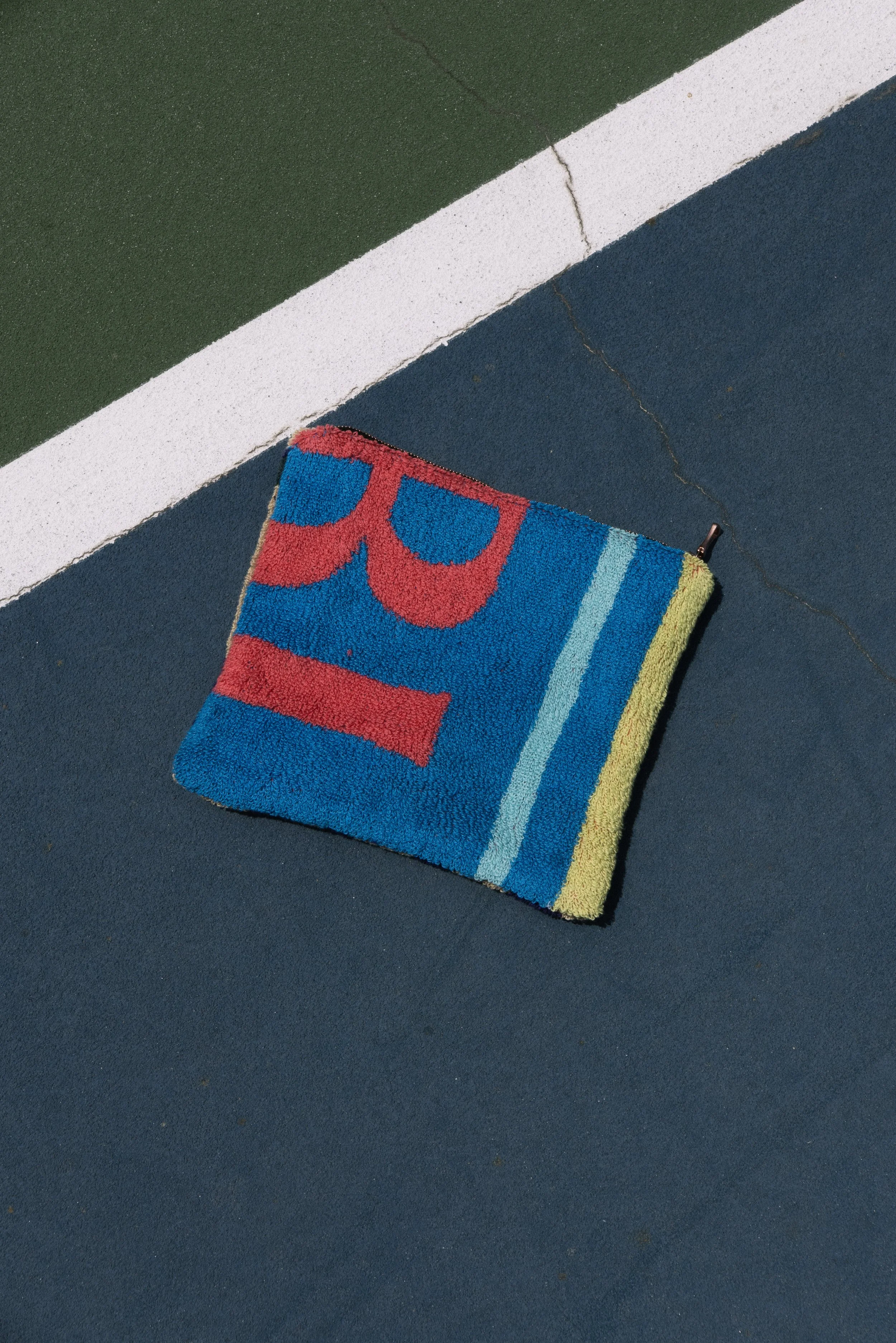 L11 Tennis Pouch: 0133