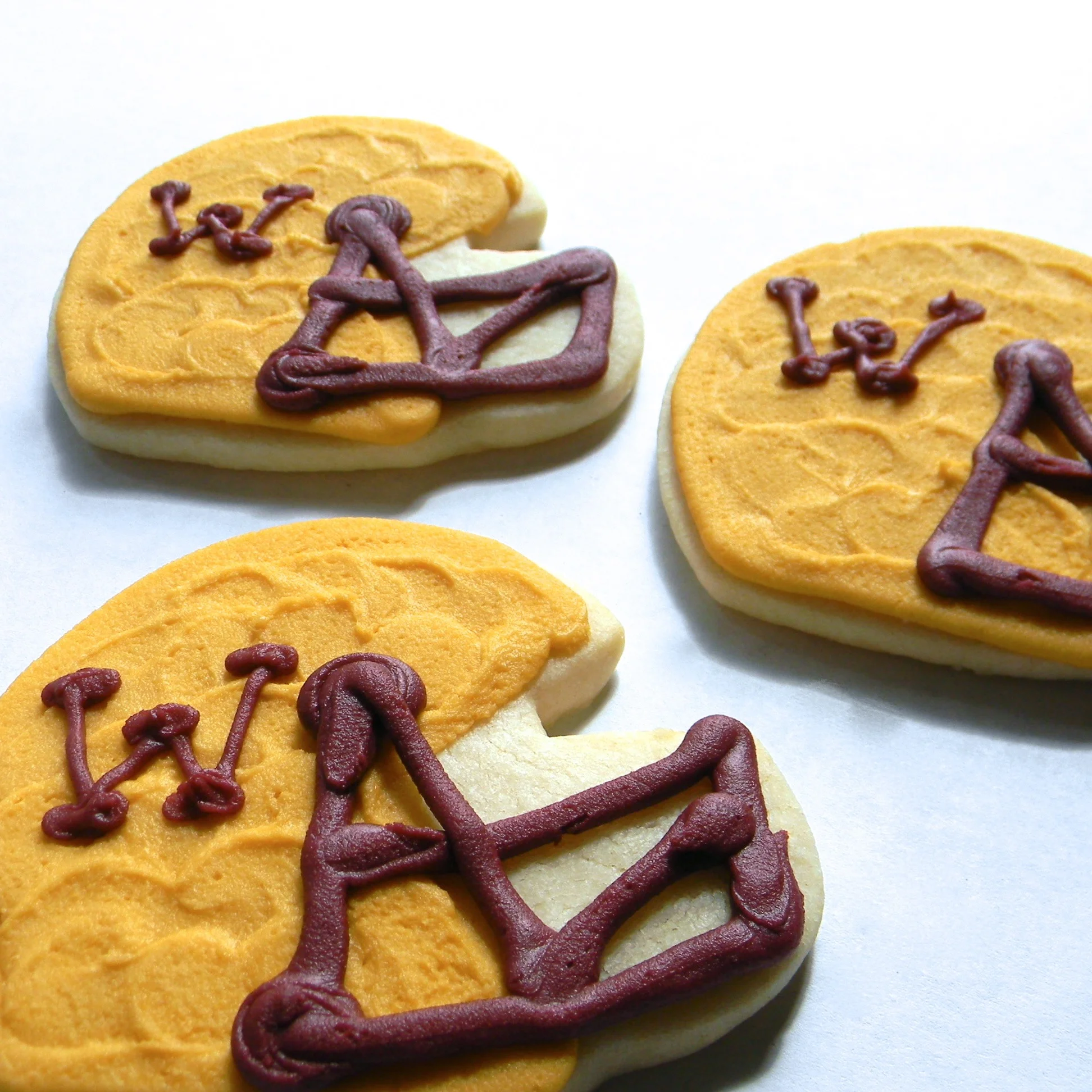 cookie.sports.football.helmet.jpg
