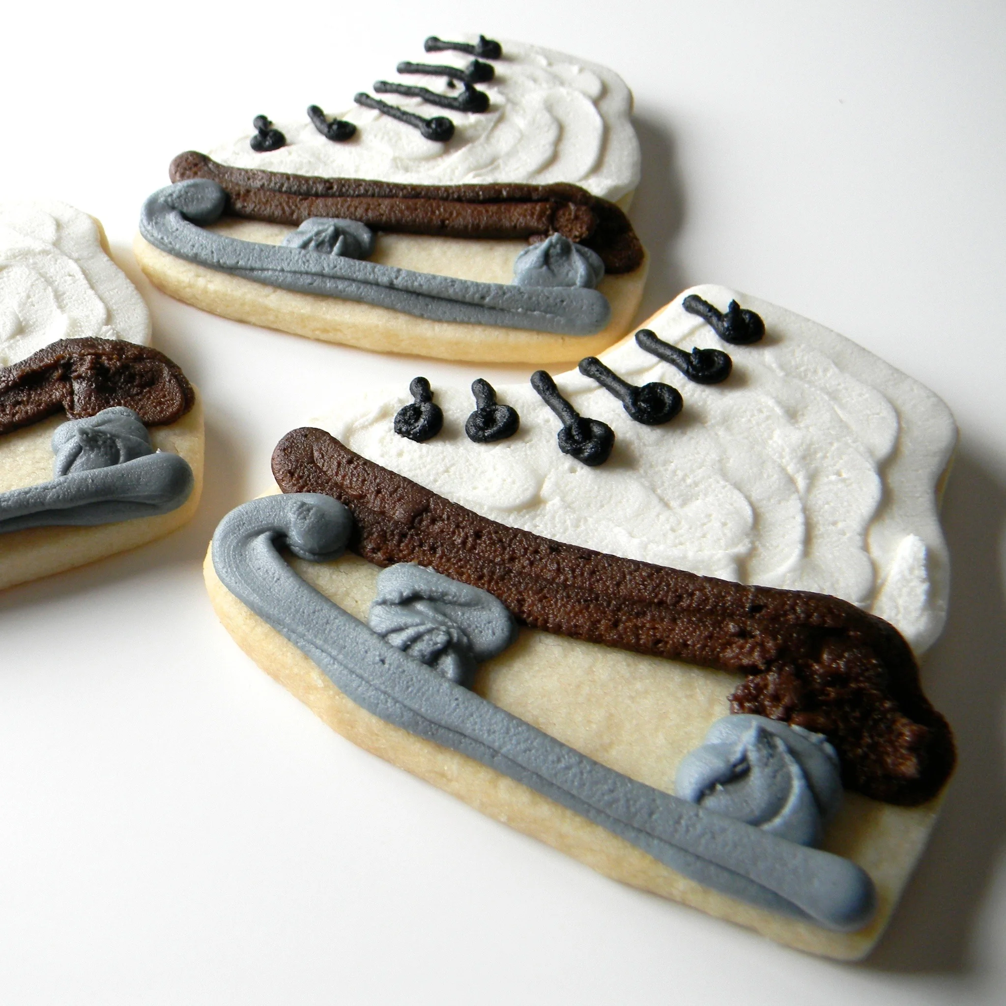 cookie.sports.ice.skate.2.jpg