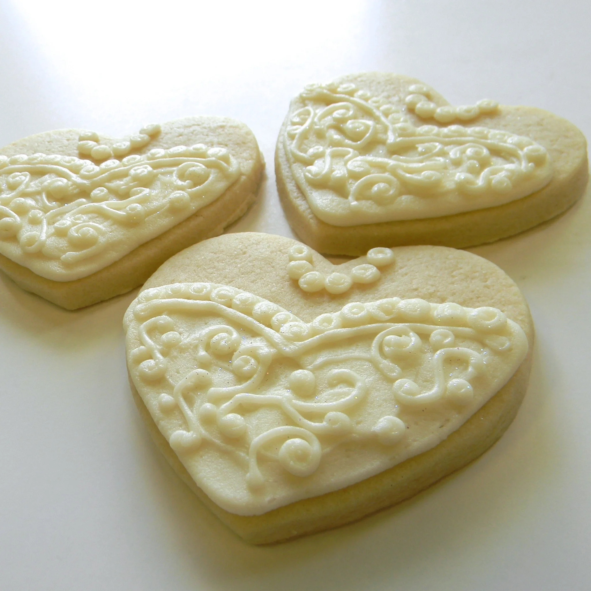 Wedding.cookies.dress.heart.jpg