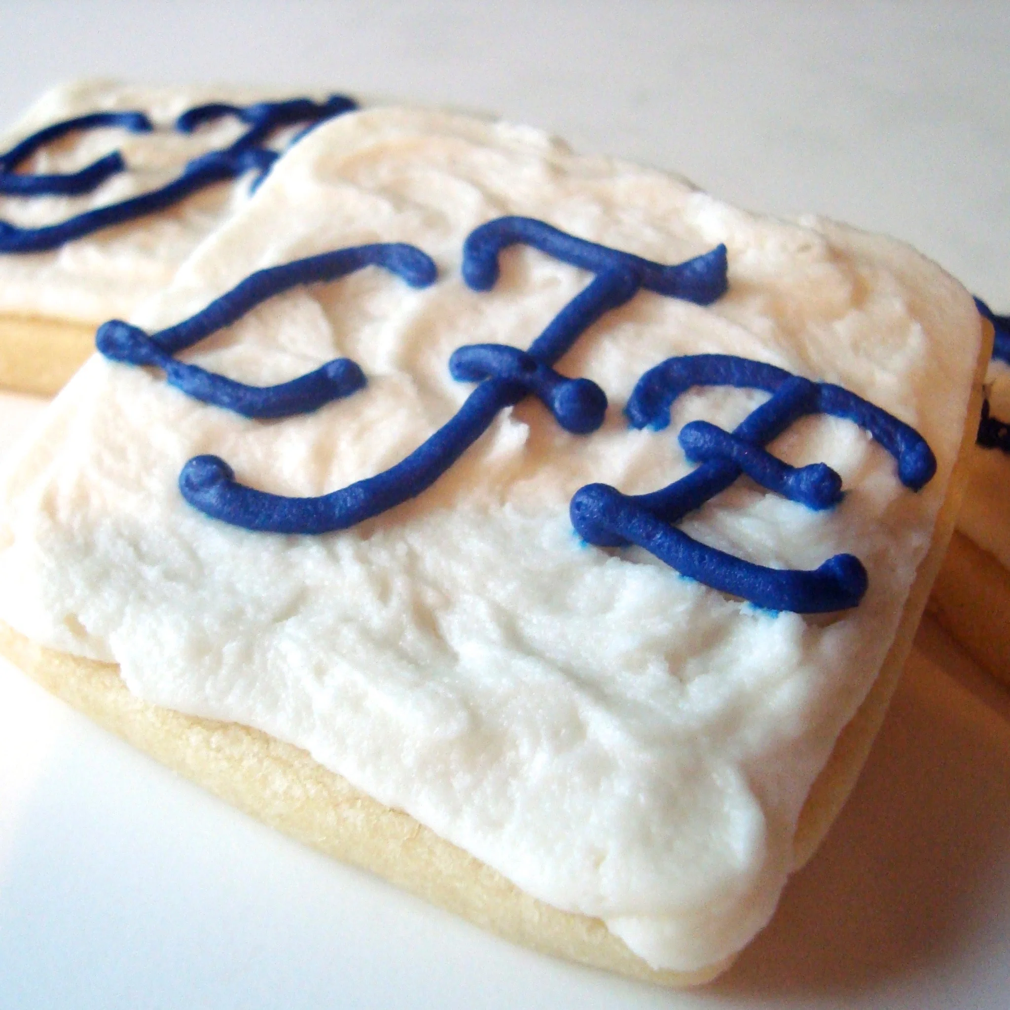 Wedding.cookies.monogram.jpg