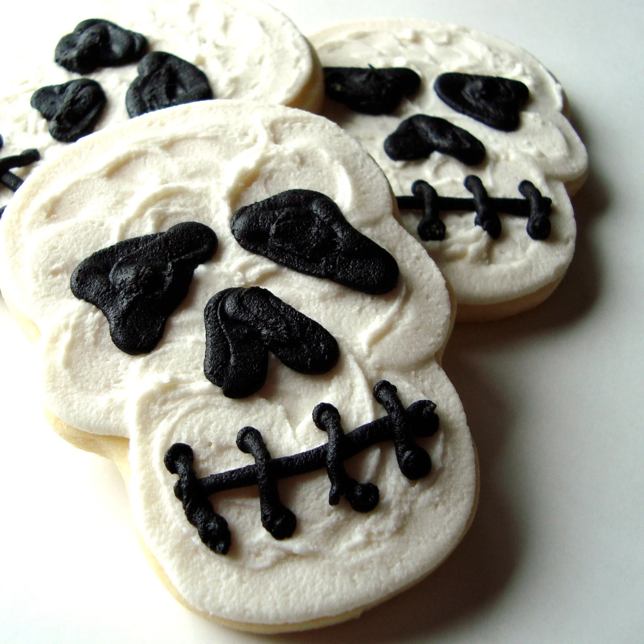halloween.cookies.skull.jpg