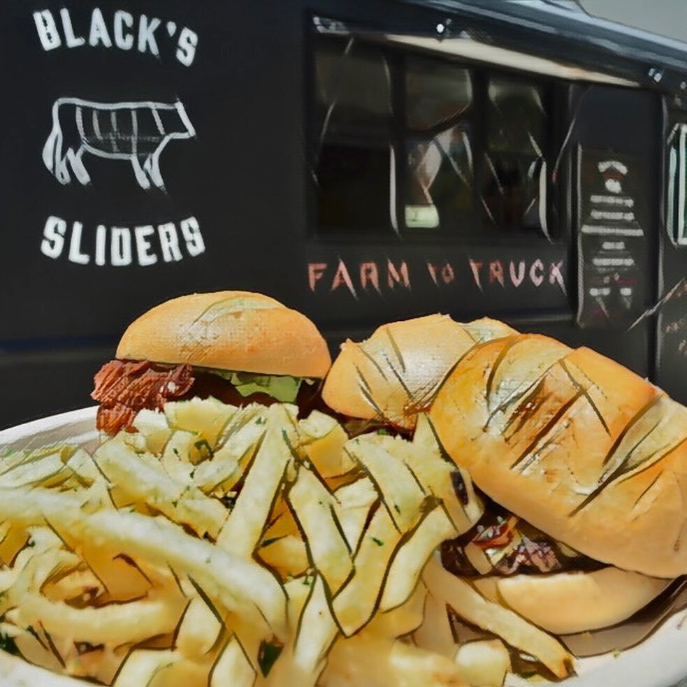 sliders done right! who wouldn&rsquo;t want to read a comic based on sliders and fries?

#sliders #utah #foodtruck #yummy #utahfoodtruck #love #insta