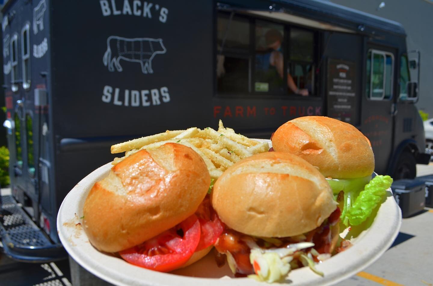 this is who we are, fresh, locally sourced, burgers served at your location. Sliders are sizzled right on the job to provide your guest with top quality meals. Finished with custom-seasoned fries! How can you say no?

#blackssliders #foodtruck #slide