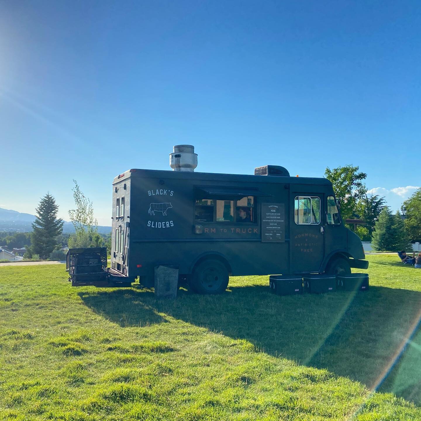 food truck + Utah&rsquo;s views = GREATNESS. Come  get a slider during any of our public events! 

#blackssliders #foodtruck #utah #food #yummy #utahfood #saltlake #slc #love #laugh