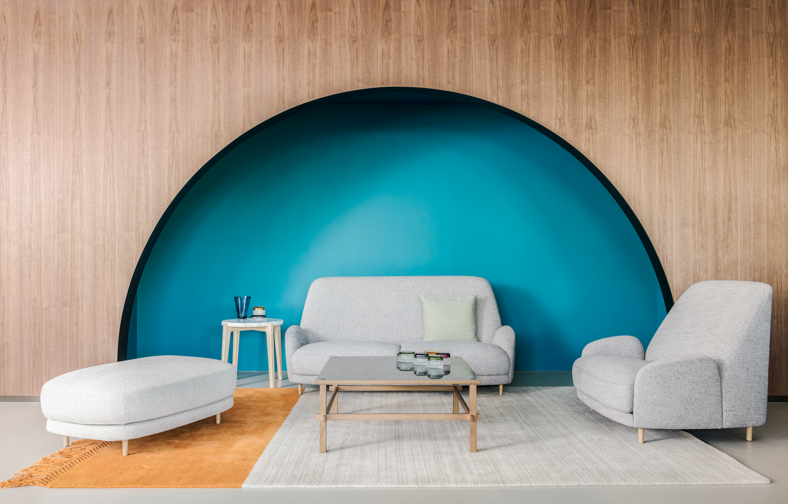 I love the bold coloured niches created to separate the furniture.