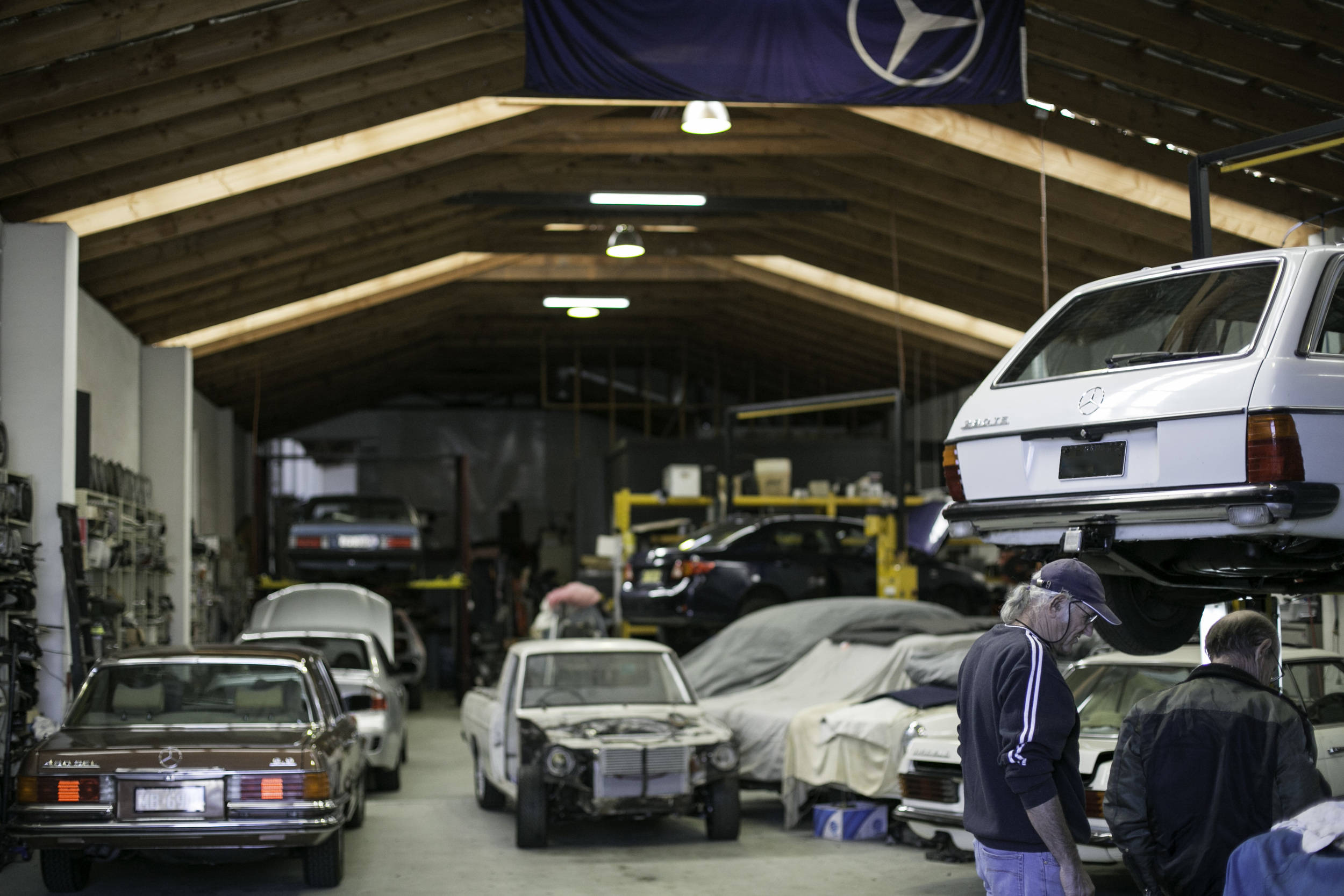 in_venus_veritas_mercedez_benz_mechanic-35.jpg