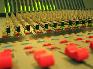 Geluidsstudio | Opnamestudio | Muziekstudio | Studio Spitsbergen - DDA Profile analog console
