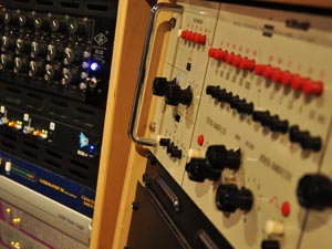 Geluidsstudio | Opnamestudio | Muziekstudio | Studio Spitsbergen- apparatuur rack