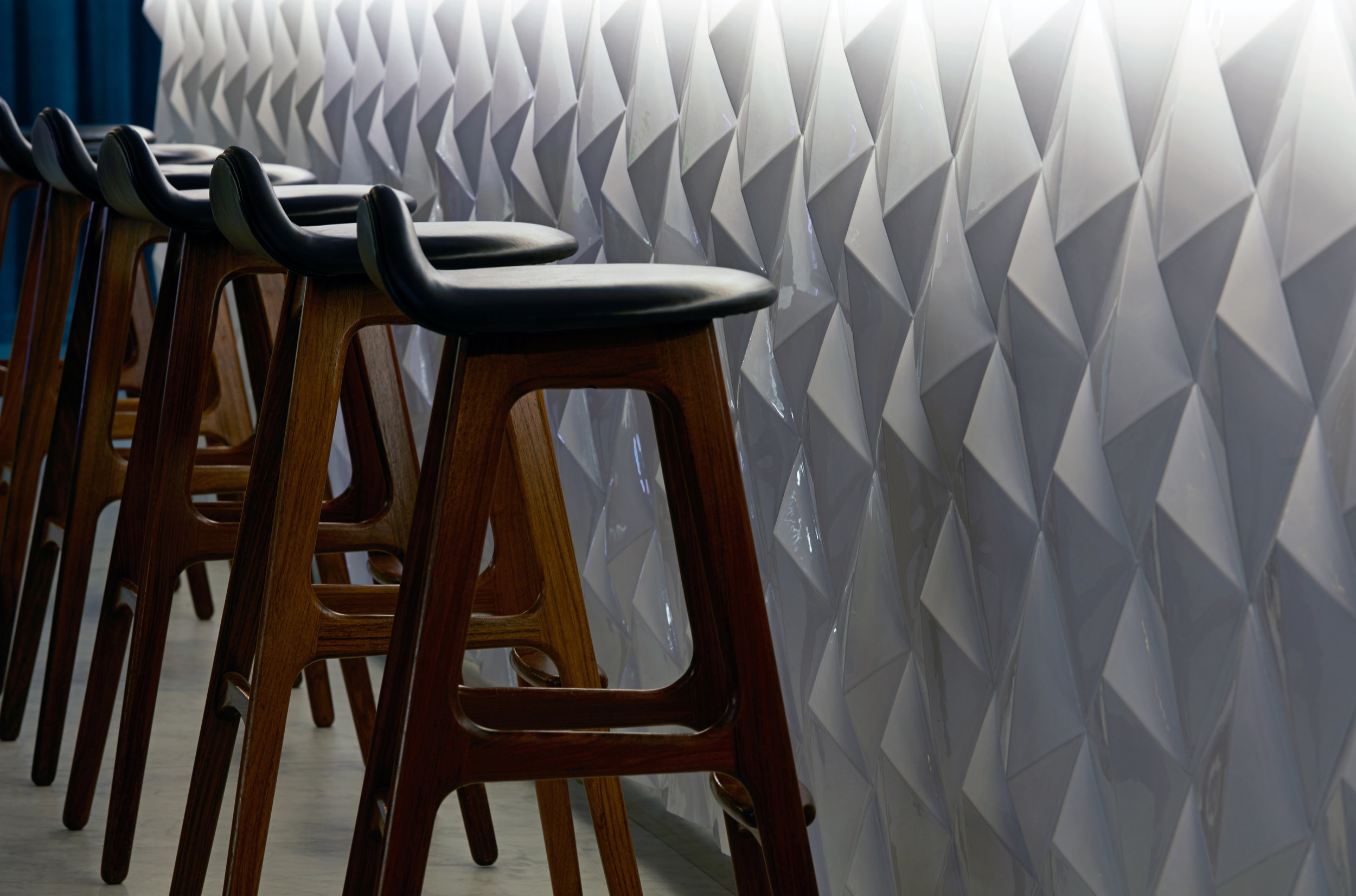 3. 6. ODDSSON BAR.jpg