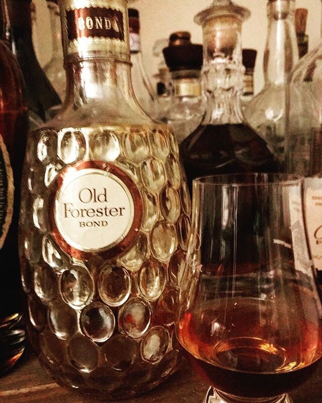 World is coming to and end dram #2 Old Forester from 1964. #oldwhiskey #oldforester #kentucky #bourbon #cheers #drinkup #staypositive #humpday @jacklovesbourbon @oldforester @jp_bourbon @smokybeast @boozybonvivant