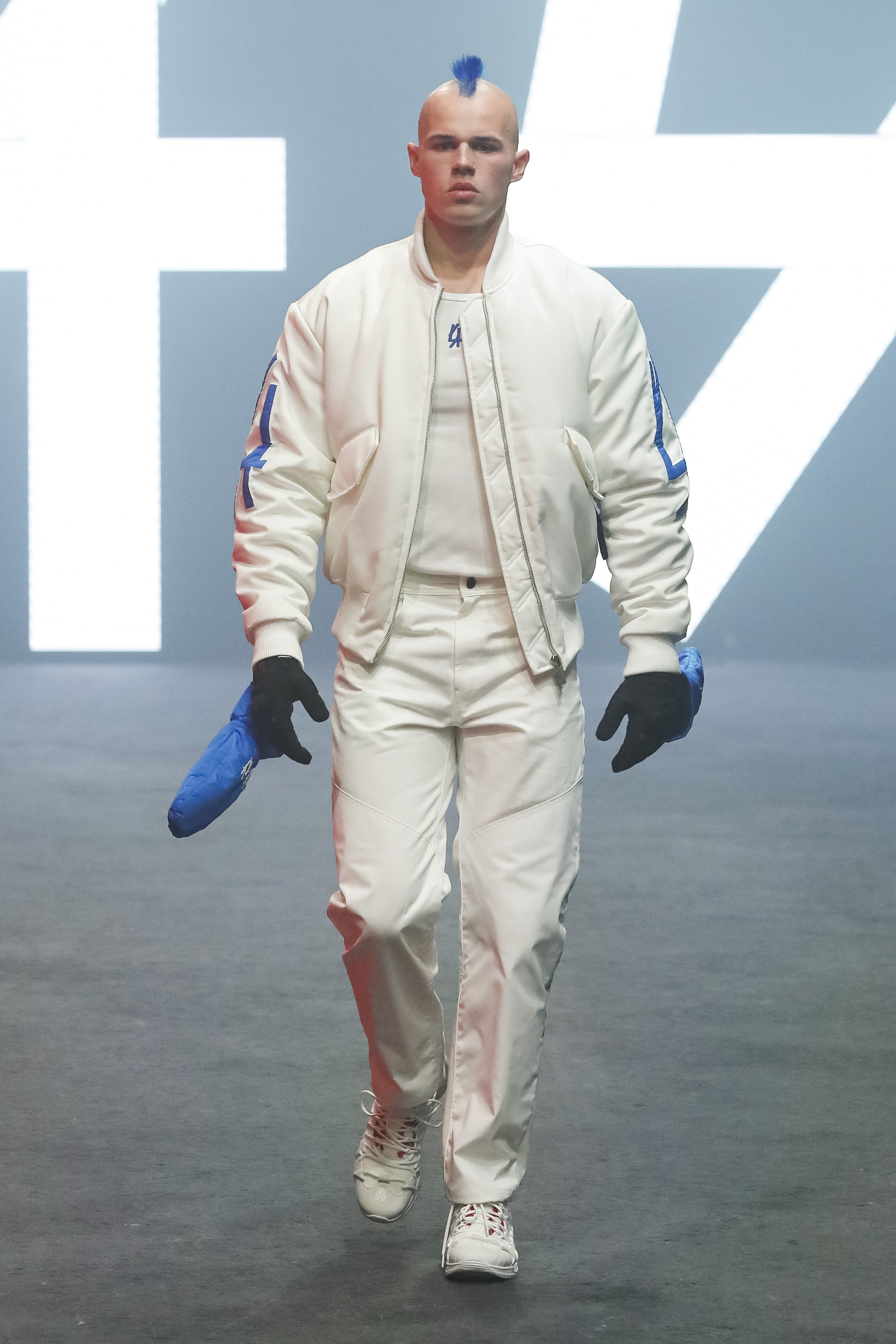 Label-44-Men-FW22-25.jpg