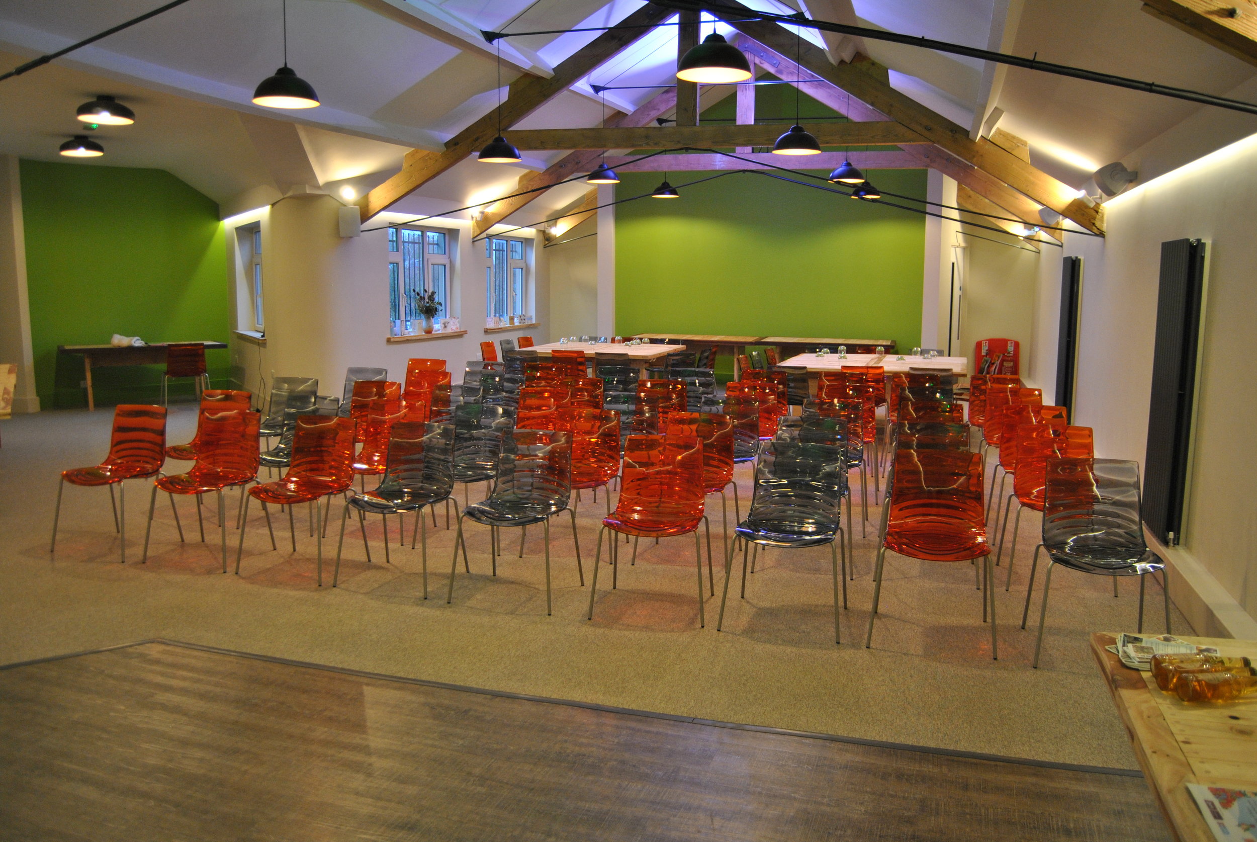 Theatre style room layout for a conference