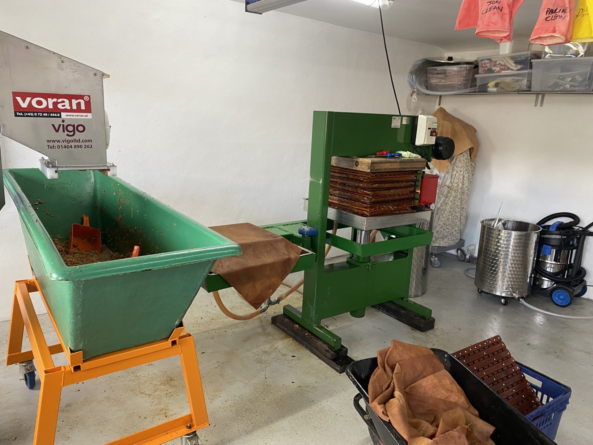 Wolds Juice company apple press