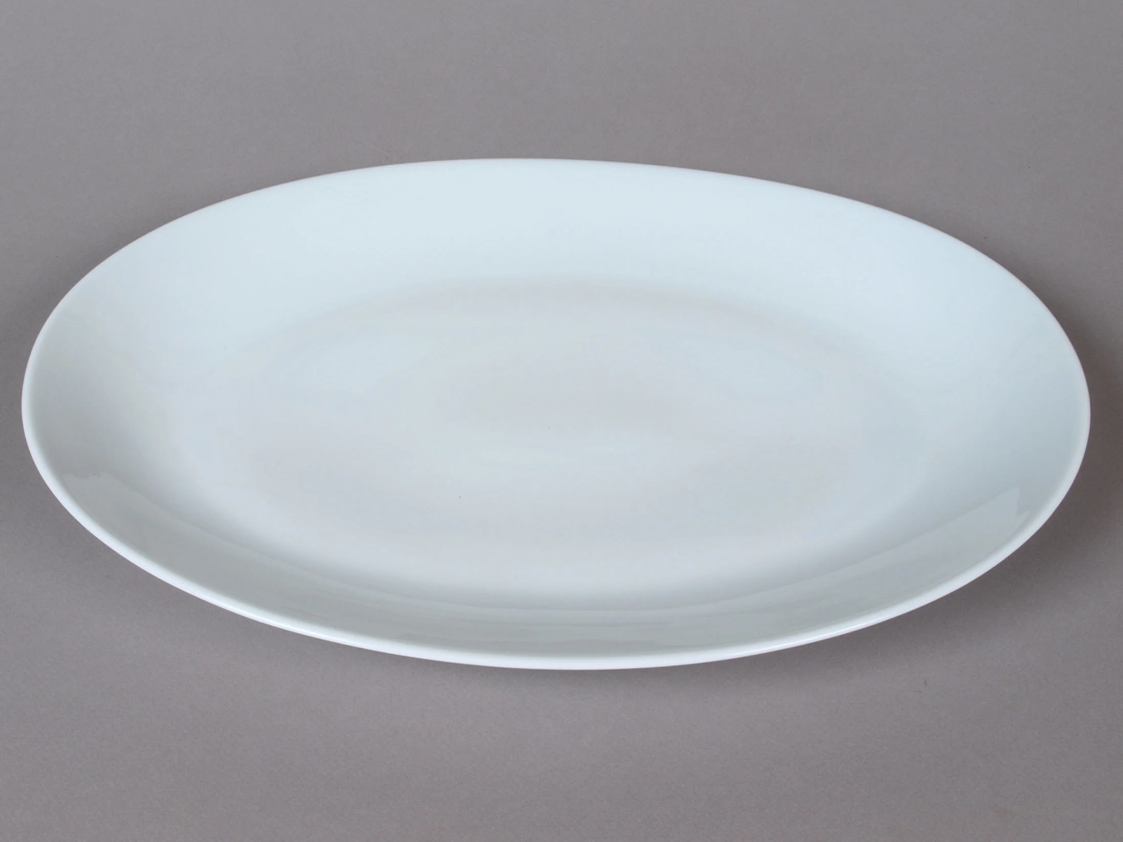 PLAT OVALE L ROUGE - OVAL TRAY L ROUGE