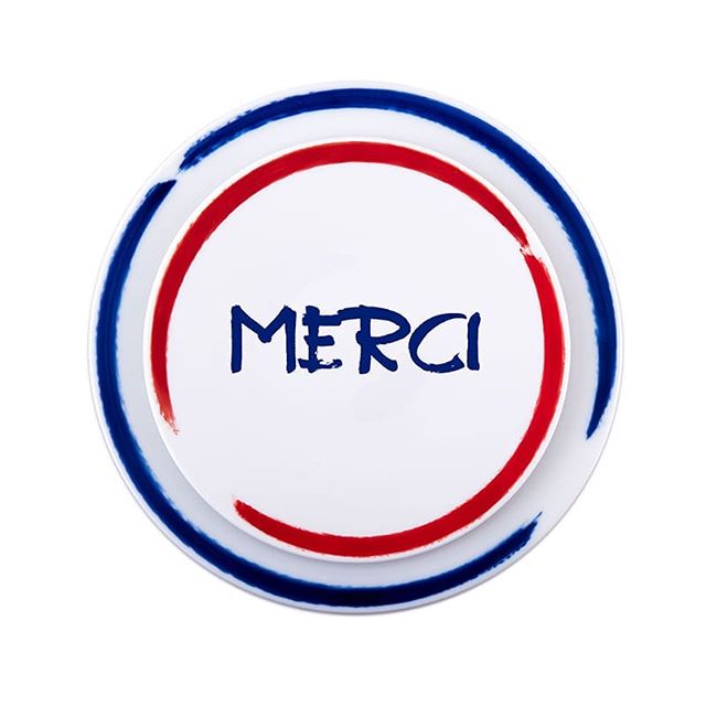 SITE COROT celebrates the blue team
#mercilesbleus #vivelesbleus #allezlesbleus #vivelafrance #madeinfrance #frenchmade #sitecorot #porcelainedelimoges #porcelainesitecorot #porcelain #limogesporcelain #tableart #tableartdecor #parisgift #luxurygift