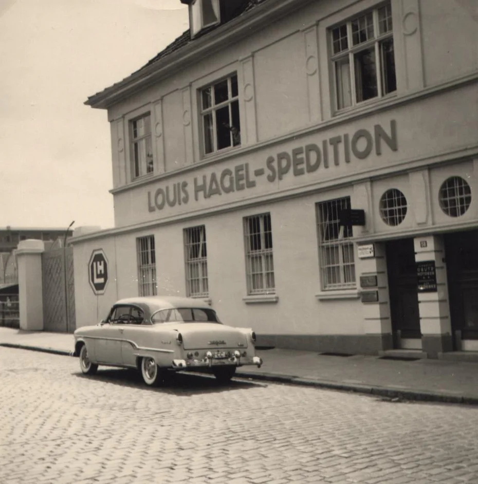 Louis Hagel GmbH & Co. KG - Hafenumschlag im Hafen Hamburg
