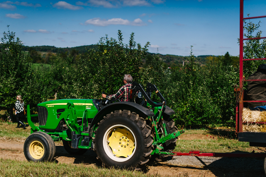 Melicks Farm Family Portraits Melicks Farm New Jersey Family Portrait Photographer Philadelphia Wedding Photographer Longbrook Photography-2.jpg