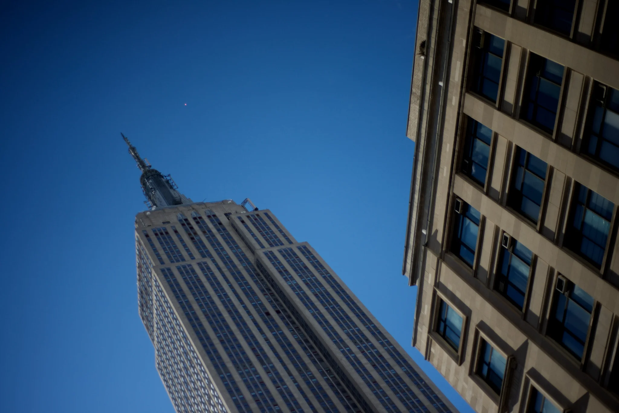 Empire State Building Vs. Ballon