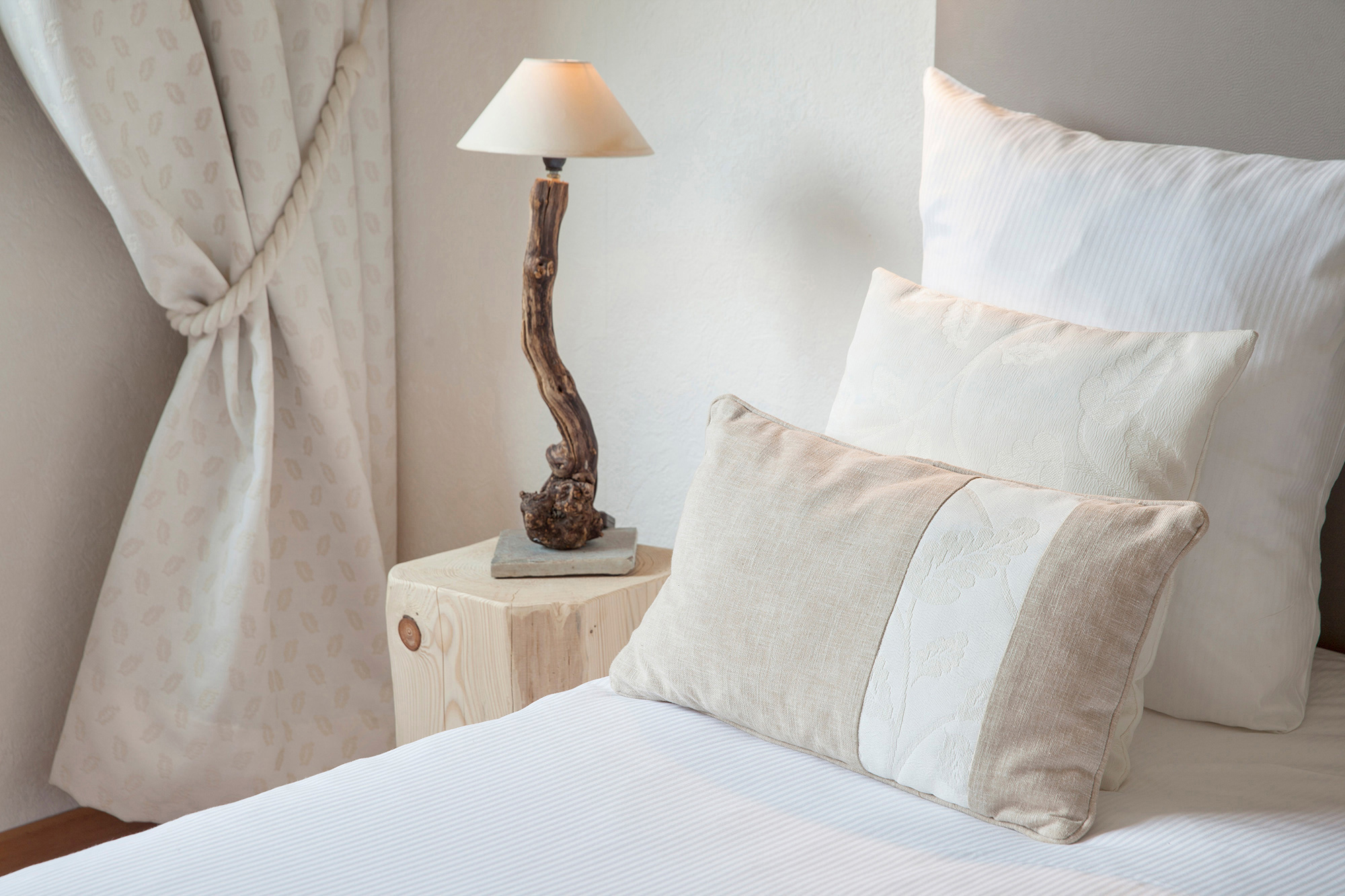 NewBrand-F015-detail-chambre-confort-1-ou-2-personnes-43.jpg