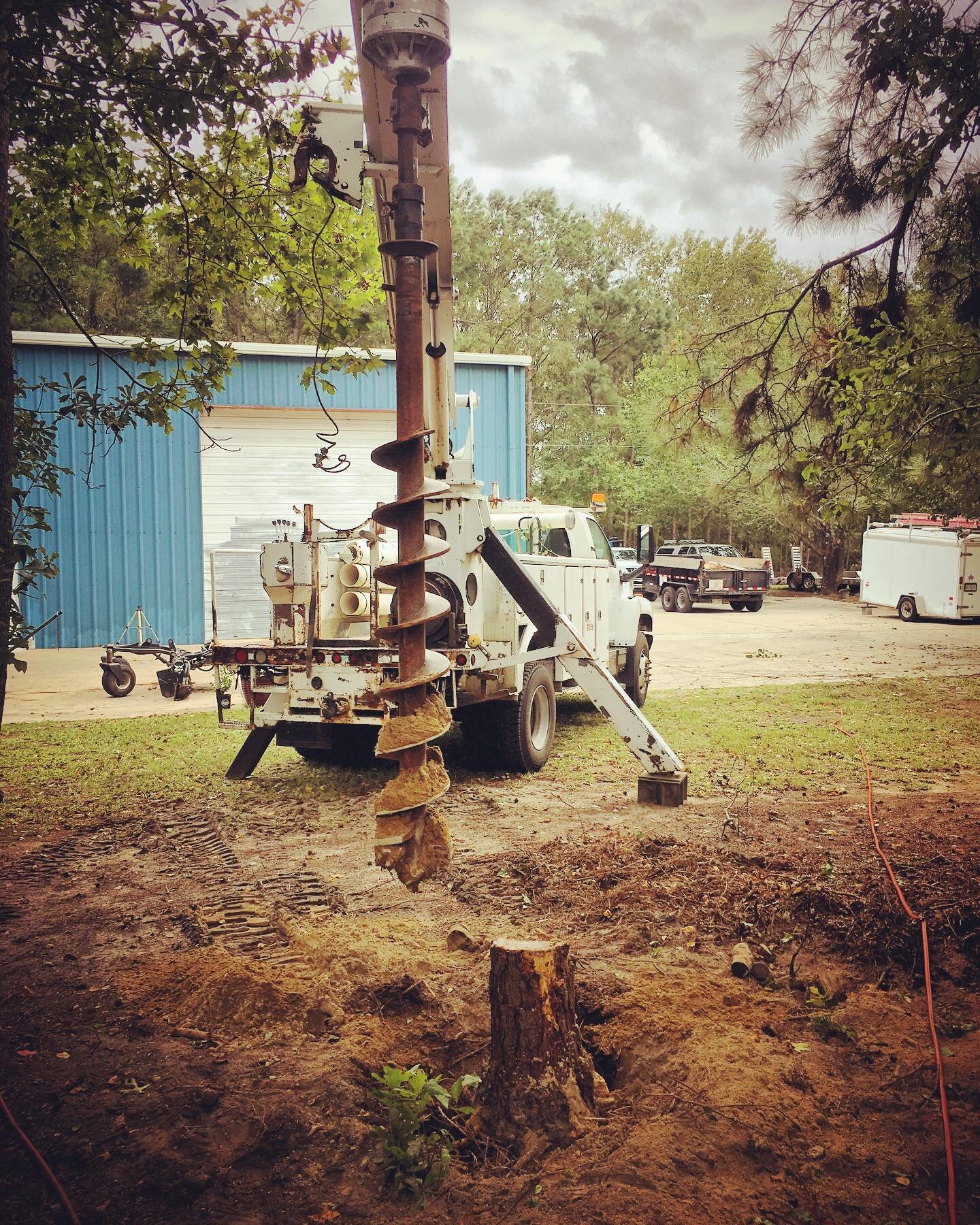 Okay Stump..... we can do this the easy way, or the hard way! 🪓🪓🪓 #diggerderrick #crane #treework #lotclearing #pine #heavyequipment #craneoperator #auger