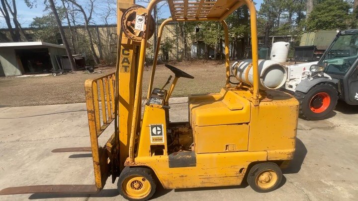 1973 @caterpillarinc T50B forklift has right under 8,000 hours. The main engine harness went up in smoke from a rub through at one of the isolator&rsquo;s. I had to remake the whole harness.Went a little heavier than original. And added some appropri