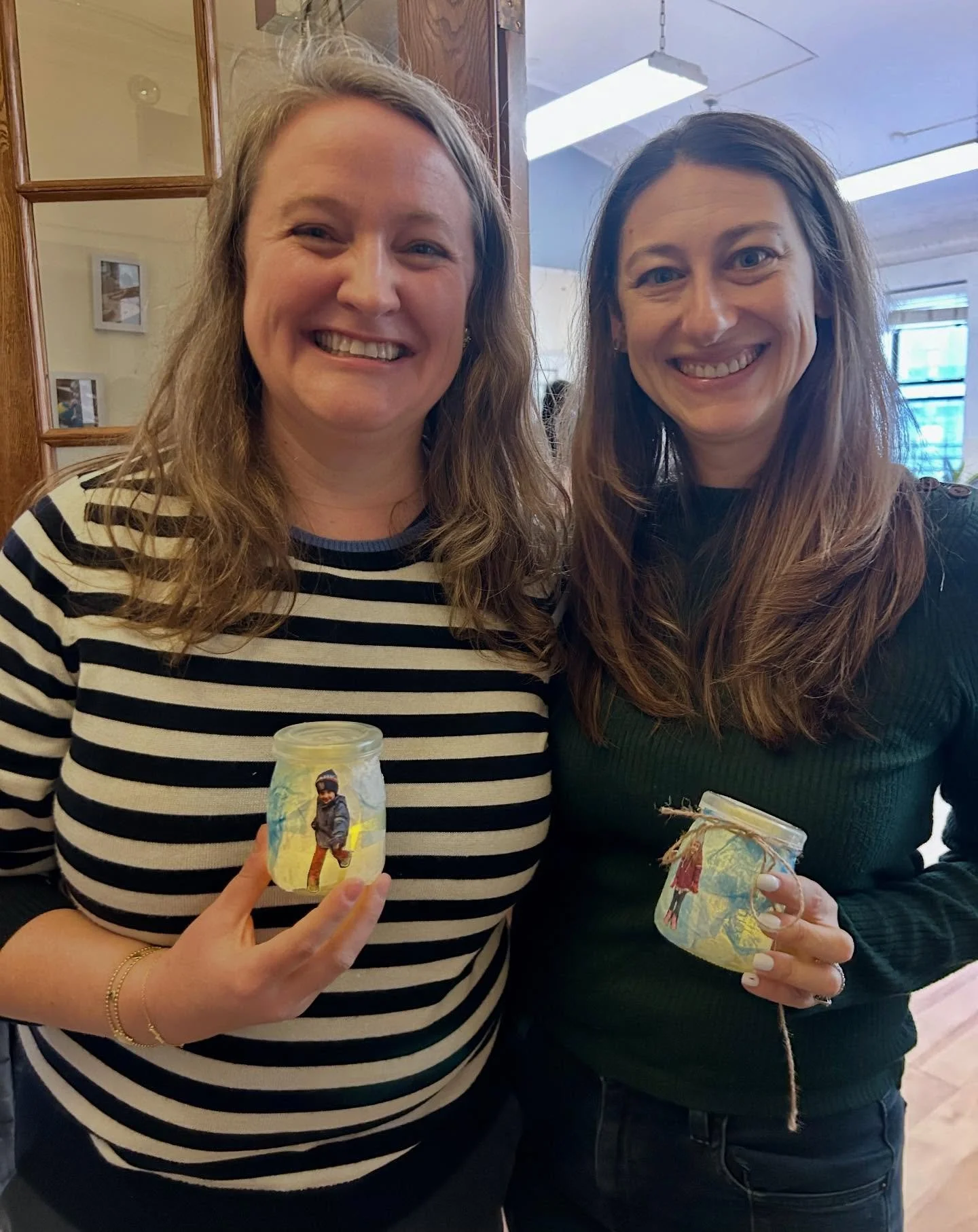 Here at MMS, community is part of the curriculum 💙
As we come to the close of the semester and enter the holiday season, our family holiday sing-alongs were joyful reminders that Montessori is about community, connection, and shared celebration. 

T