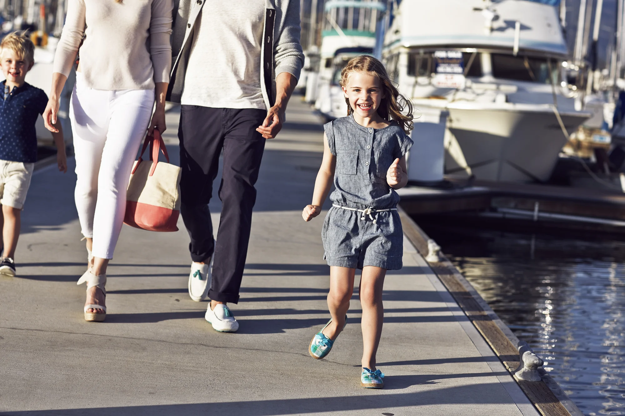 05_Walking_The_Harbor 1_1044.jpg