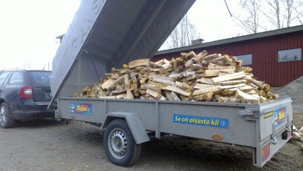 Доставка дров. Дом в Финляндии