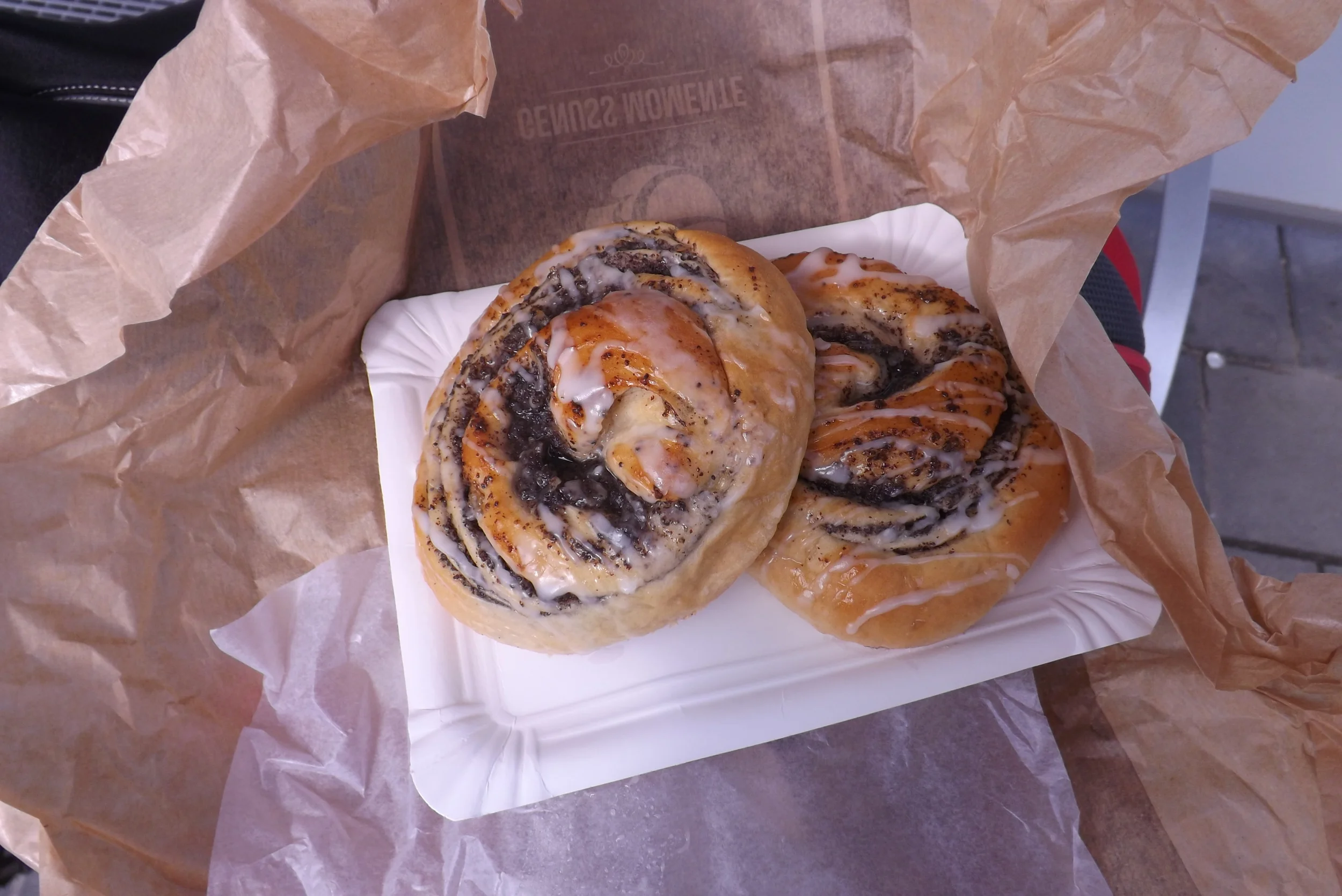  Cycle touring doesn't have a doping problem, so get involved with all the poppyseed pastries that will have you. 