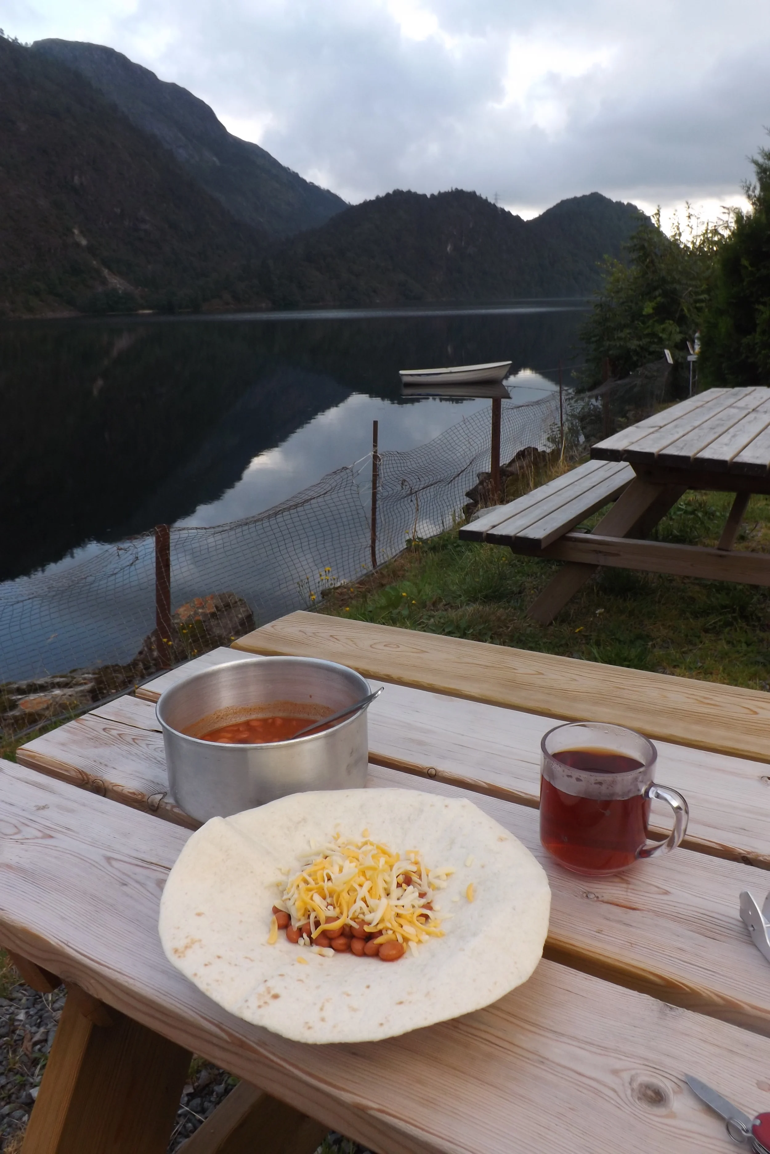  A nice and serene spot to eat at a campsite outside Bergen. 