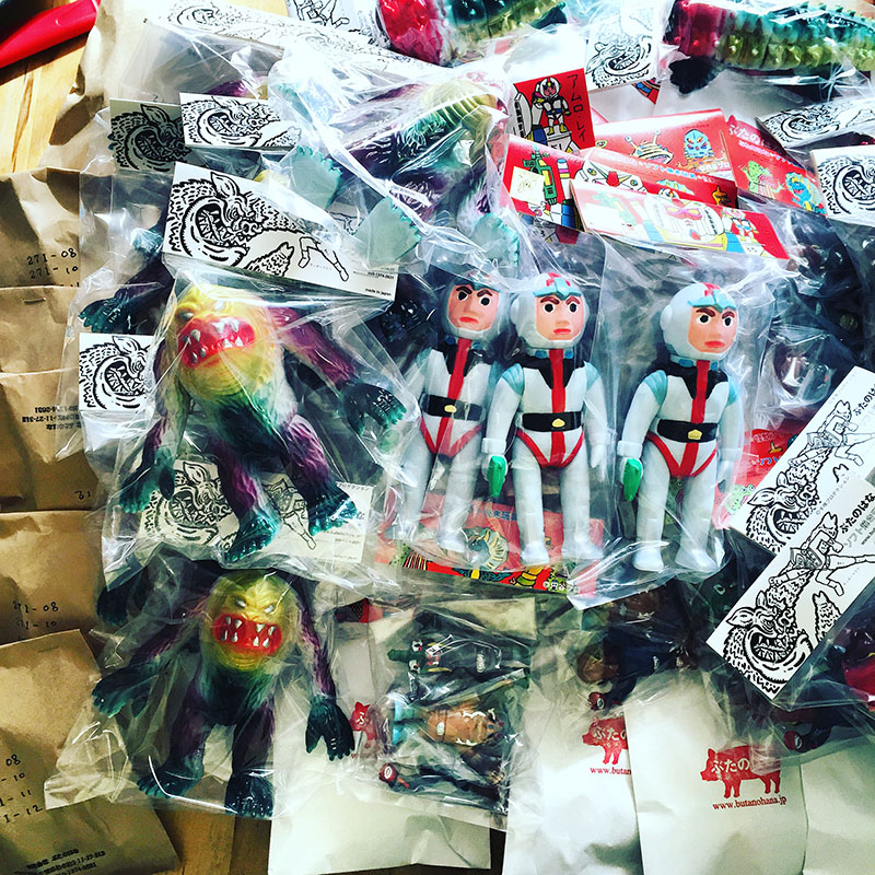 These guys will be offered up to the waitlist on goodgravy.info Everything still here goes up monday morning HERE:)