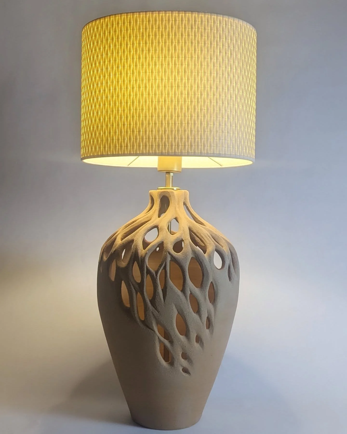 Blowing leaves lamp 🍂🍃 #cer&aacute;mica #functionalart #glow