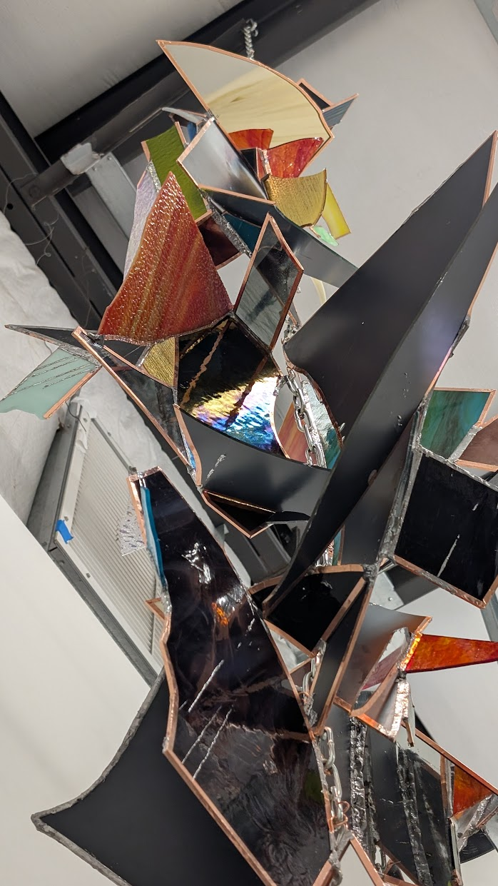 Area X_96x24x16_Glass Mirror Chain_2025_Detail.png