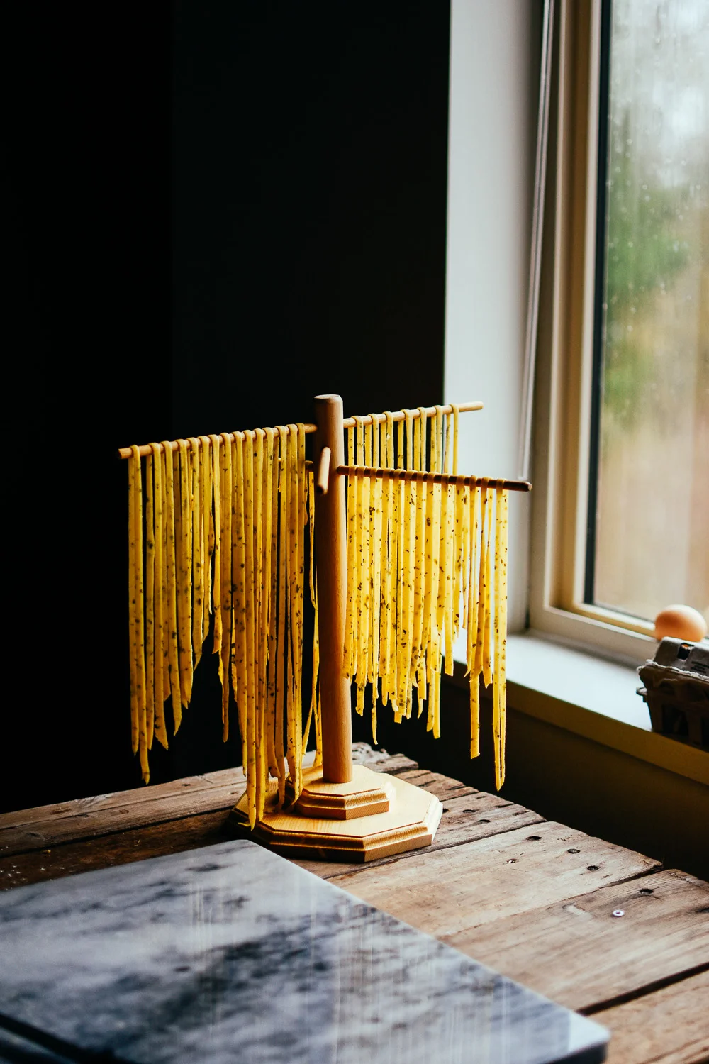 garlic & basil pasta noodles (from scratch) — the farmer's daughter