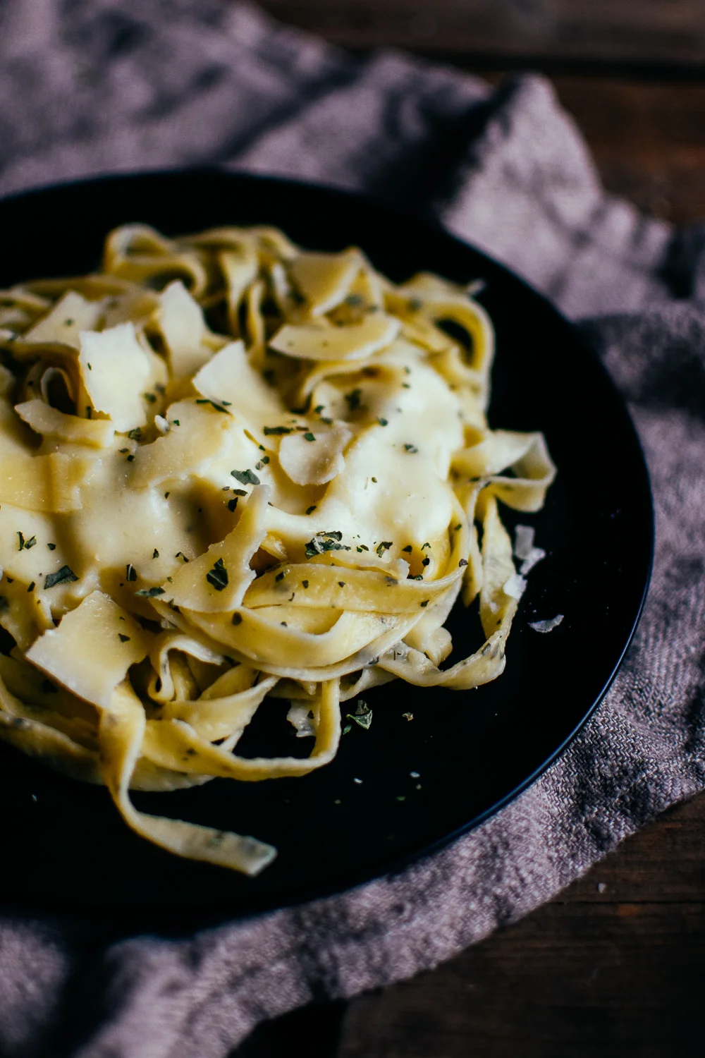 garlic & basil pasta noodles (from scratch) — the farmer's daughter
