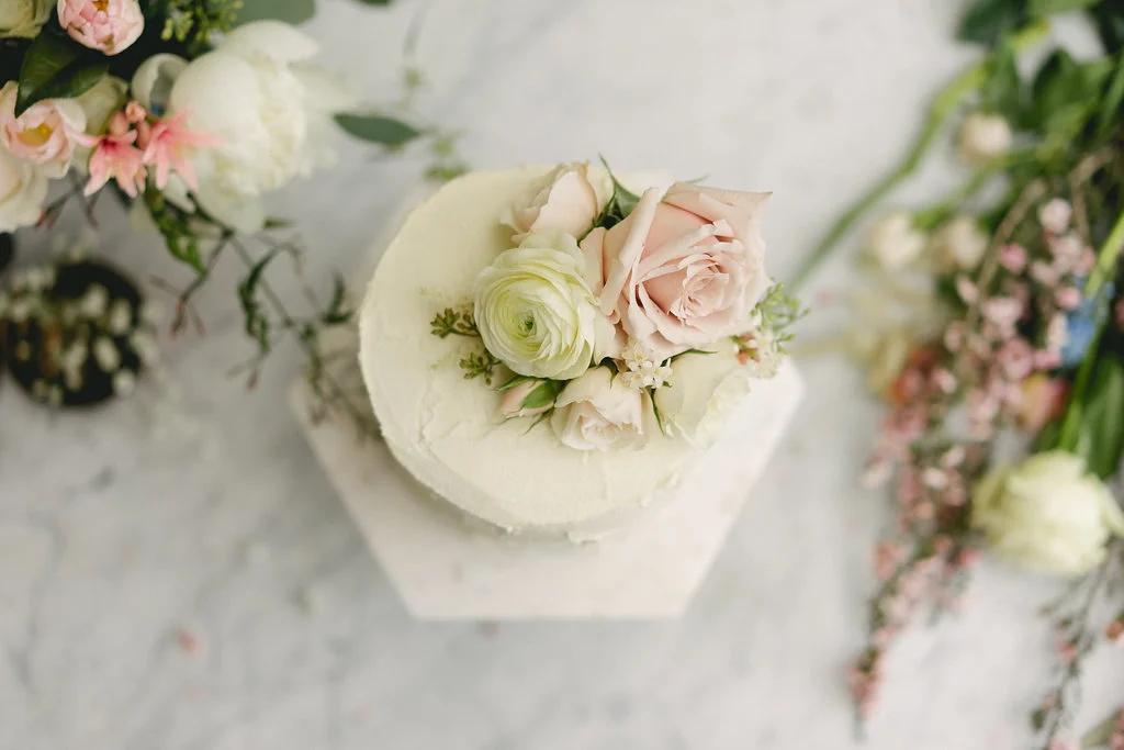 a birthday cake for Amy — the farmer's daughter let's bake something